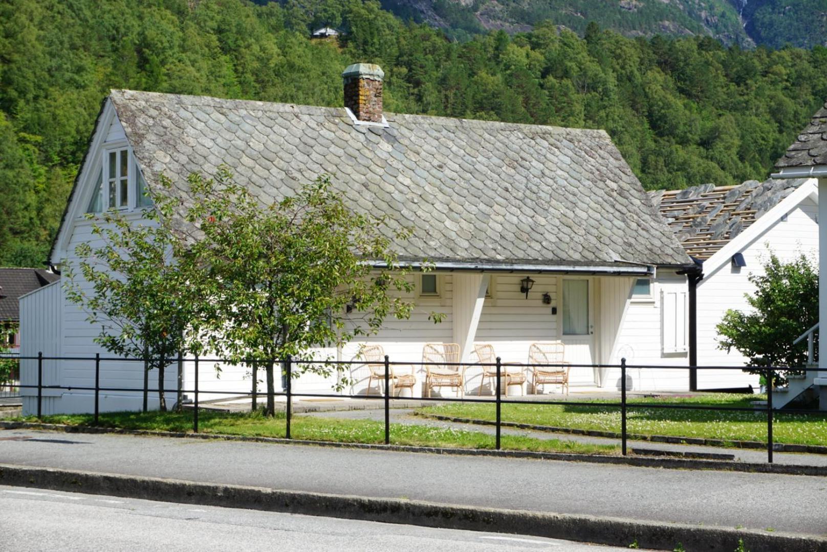 Vik Pensjonat Эйдфьорд Экстерьер фото